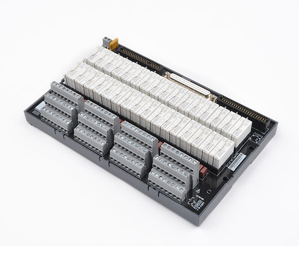 ͨ�þo���͸ɽ��c���^���ݔ�����Ӱ� Q-32DO-RL-C