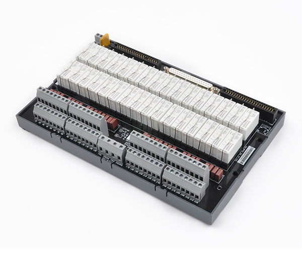 ͨ�þo������Դ�^���ݔ�����Ӱ� Q-32DO-RL-W